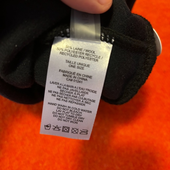 Minimalist black unisex fine knit merino wool blend tuque hat beanie NWT - Picture 5 of 9